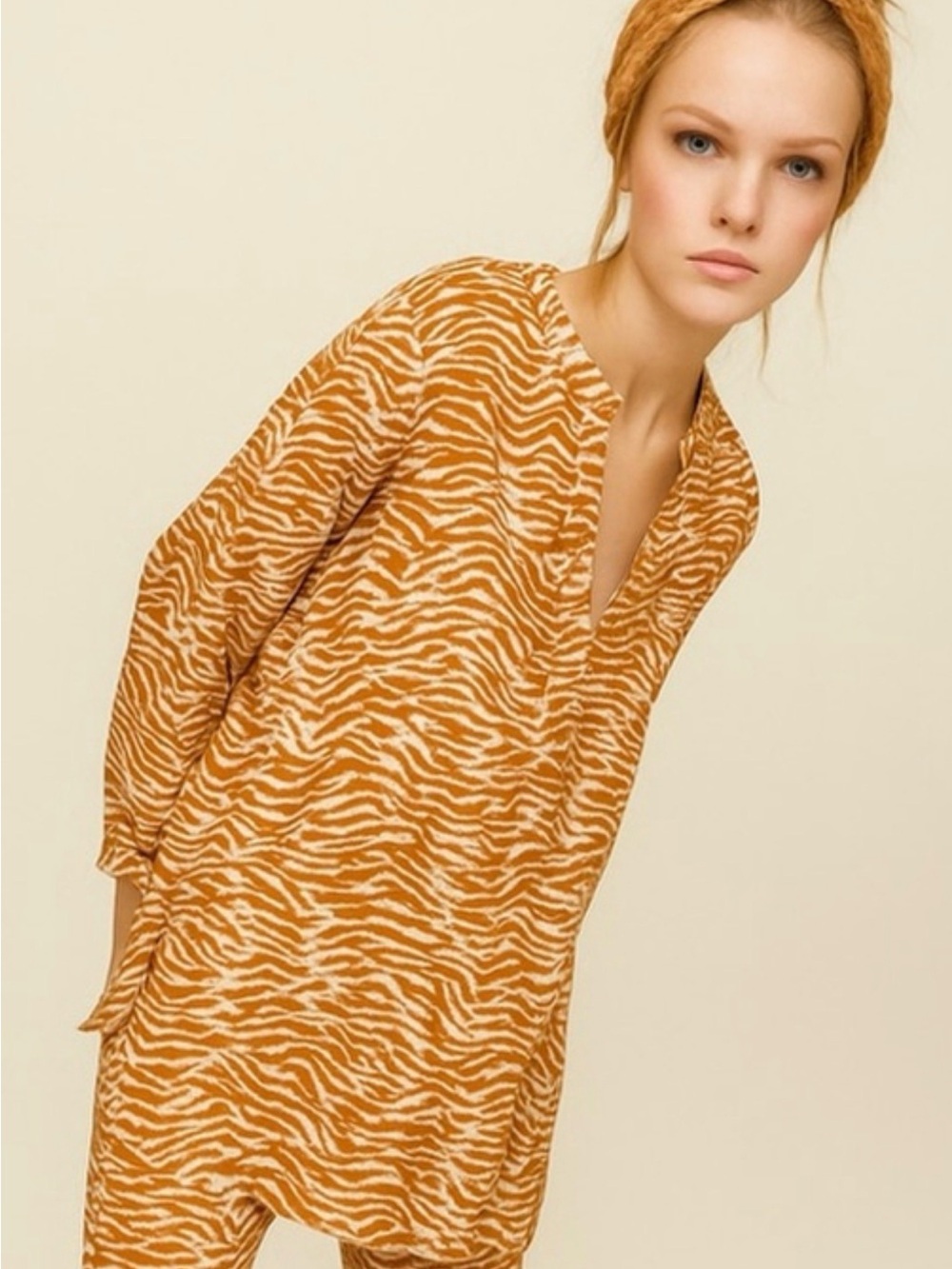 Aritzia Little Moon Cream and Brown Tiger-Stripe Blouse size Large